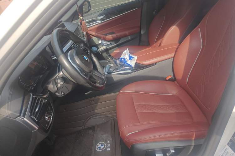 Used BMW 5 Series 2022 525Li M Sport Package Left Front Seat