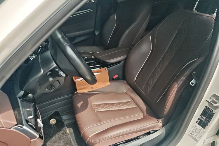 Used BMW 5 Series 2022 Second Facelift 525Li M Sport Package Left Front Seat