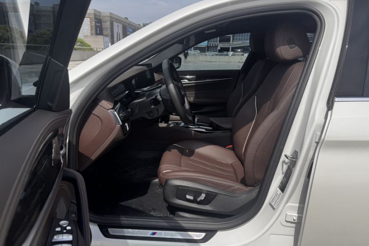 Used BMW 5 Series 2022 Restyled 525Li M Sport Package Left Front Seat