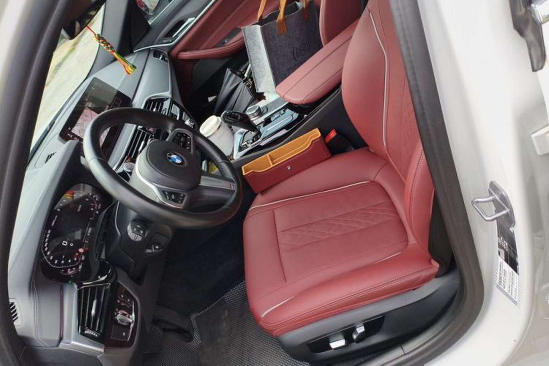 Used BMW 5 Series 2022 Restyled 530Li Leading Edition M Sport Package Left Front Seat