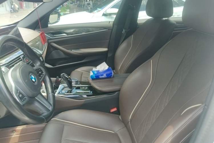 Used BMW 5 Series 2022 525Li M Sport Package Left Front Seat