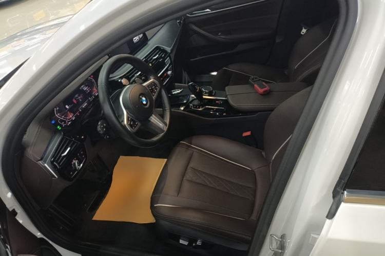 Used BMW 5 Series 2022 Second Facelift 530Li Leading Edition M Sport Package Left Front Seat