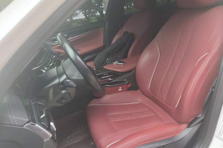 Used BMW 5 Series 2022 Second Facelift 525Li M Sport Package Left Front Seat