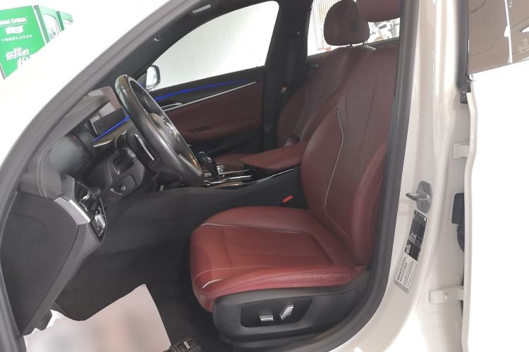 Used BMW 5 Series 2022 Second Facelift 530Li Leading Edition M Sport Package Left Front Seat