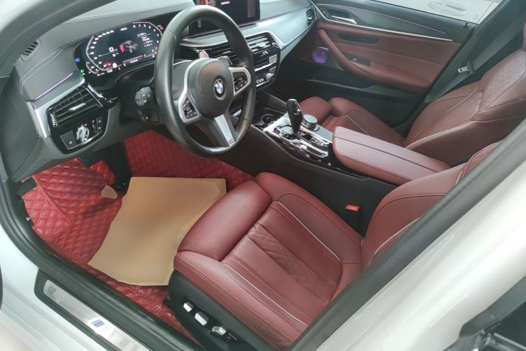 Used BMW 5 Series 2022 Second Facelift 530Li Luxury Version M Sport Package Left Front Seat