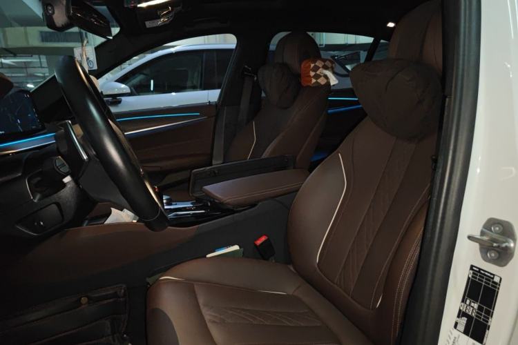 Used BMW 5 Series 2022 Second Facelift 530Li Leading Edition M Sport Package Left Front Seat
