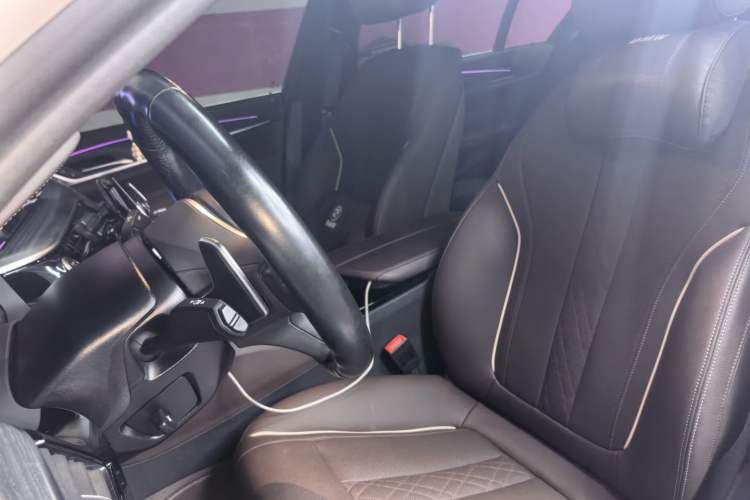 Used BMW 5 Series 2022 Second Facelift 530Li Leading Edition M Sport Package Left Front Seat