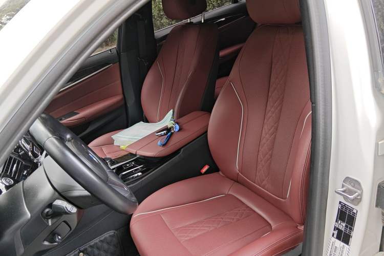 Used BMW 5 Series 2022 Second Facelift 525Li Luxury Package Left Front Seat