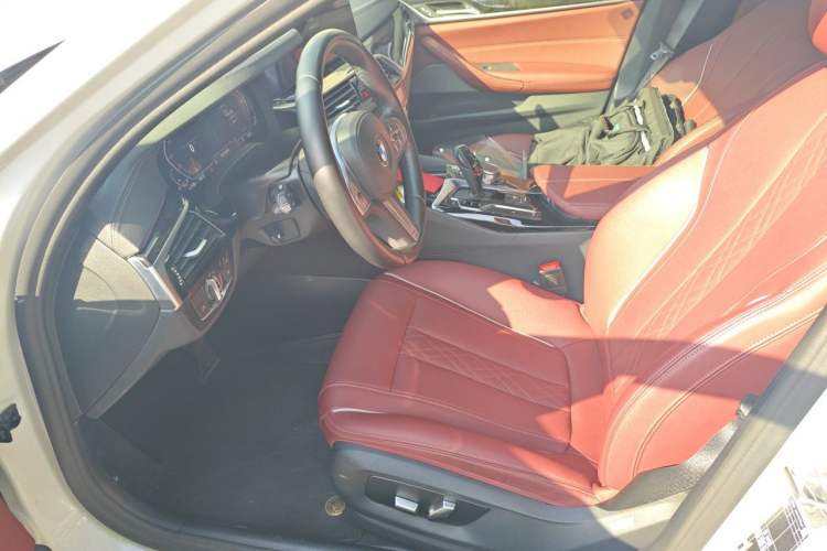 Used BMW 5 Series 2022 Second Facelift 525Li M Sport Package Left Front Seat