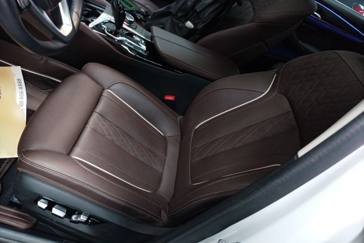 Used BMW 5 Series 2022 Second Facelift 530Li Luxury Edition Premium Package Left Front Seat