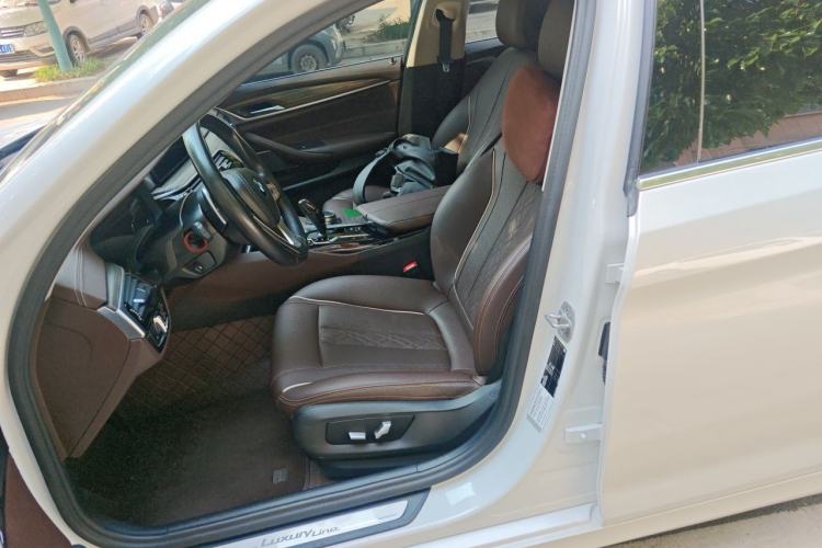 Used BMW 5 Series 2022 Updated 530Li Leading Edition Luxury Package Left Front Seat
