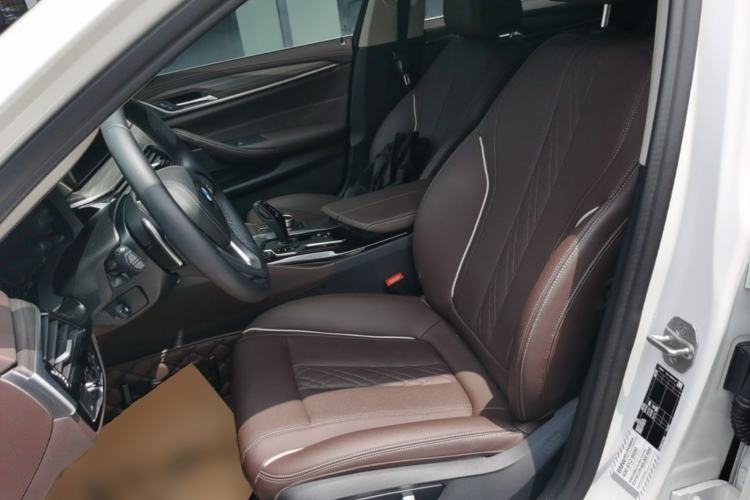 Used BMW 5 Series 2022 Updated 530Li Leading Edition Luxury Package Left Front Seat