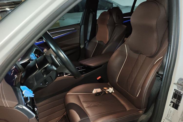 Used BMW 5 Series 2022 Restyled 530Li Leading Edition M Sport Package Left Front Seat