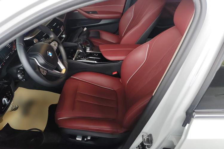 Used BMW 5 Series 2022 Second Facelift 530Li Leading Edition Luxury Package Left Front Seat
