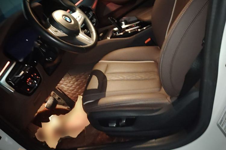 Used BMW 5 Series 2022 Second Facelift 530Li Leading Edition M Sport Package Left Front Seat