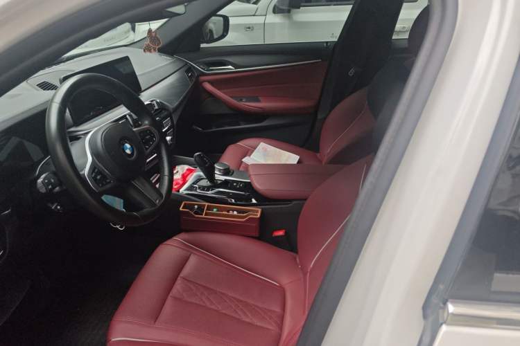 Used BMW 5 Series 2022 530Li Leading Model M Sport Package Left Front Seat