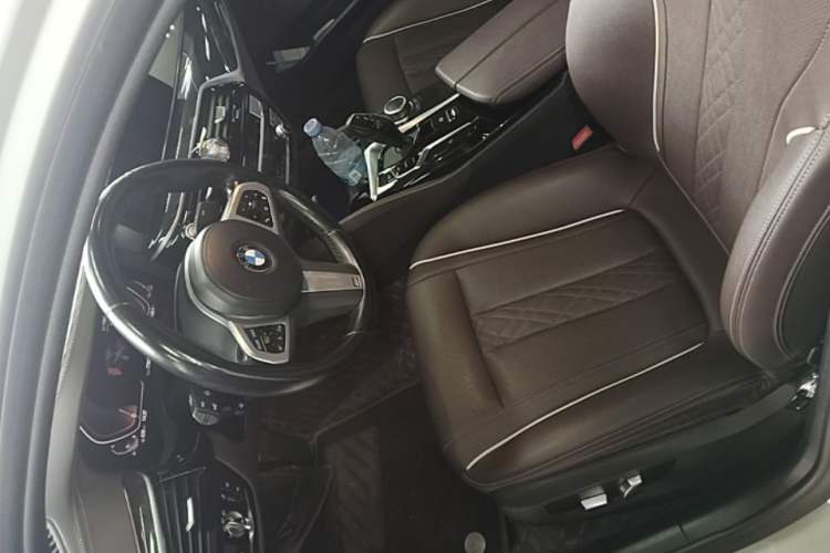 Used BMW 5 Series 2022 Restyled 525Li M Sport Package Left Front Seat