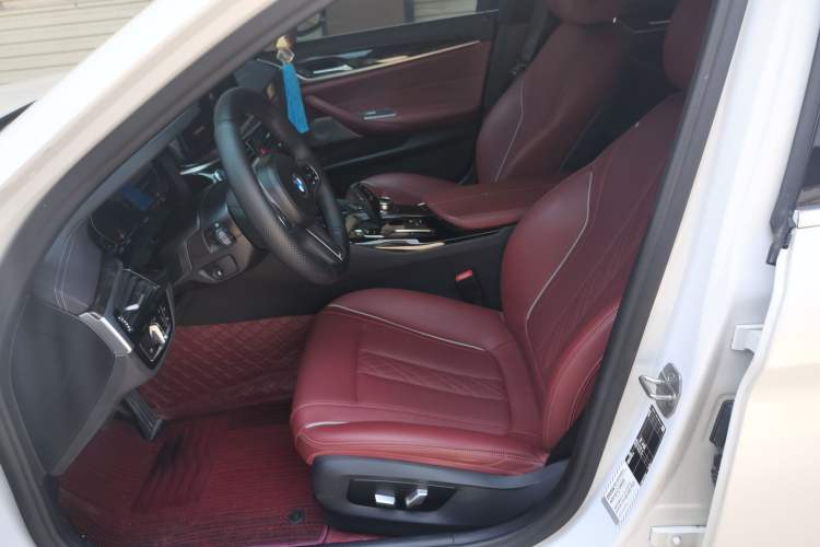 Used BMW 5 Series 2022 Restyled 525Li Luxury Package Left Front Seat