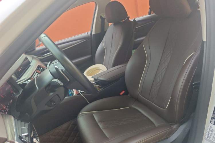 Used BMW 5 Series 2022 Second Facelift 530Li Leading Edition Luxury Package Left Front Seat