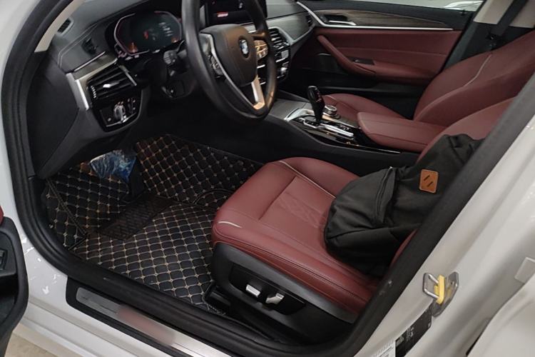 Used BMW 5 Series 2022 Updated 530Li Leading Edition Luxury Package Left Front Seat