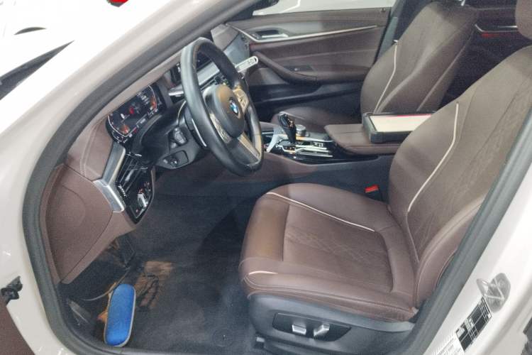 Used BMW 5 Series 2022 Second Facelift 530Li Leading Edition M Sport Package Left Front Seat