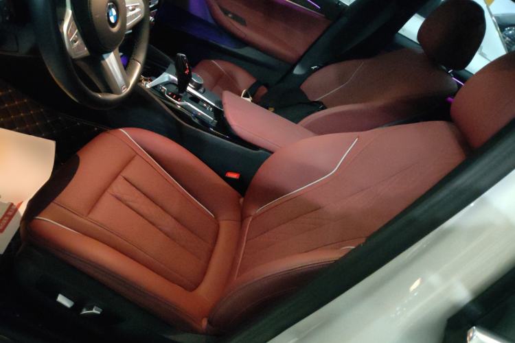 Used BMW 5 Series 2022 Second Facelift 530Li Leading Edition M Sport Package Left Front Seat