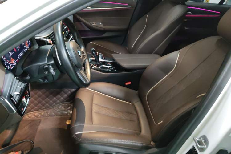 Used BMW 5 Series 2022 Restyled 530Li Leading Edition M Sport Package Left Front Seat