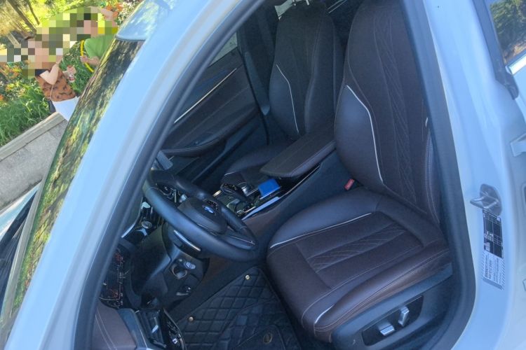 Used BMW 5 Series 2022 Restyled 530Li Leading Edition M Sport Package Left Front Seat