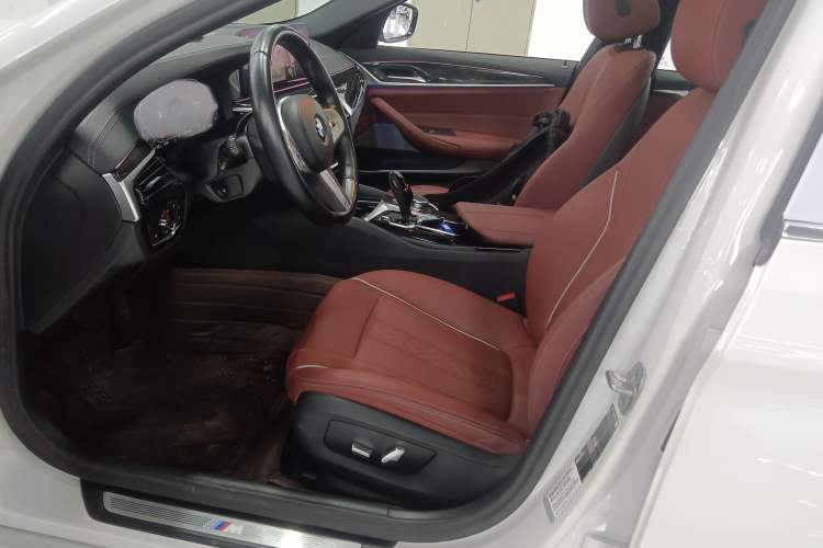 Used BMW 5 Series 2022 Second Facelift 525Li M Sport Package Left Front Seat
