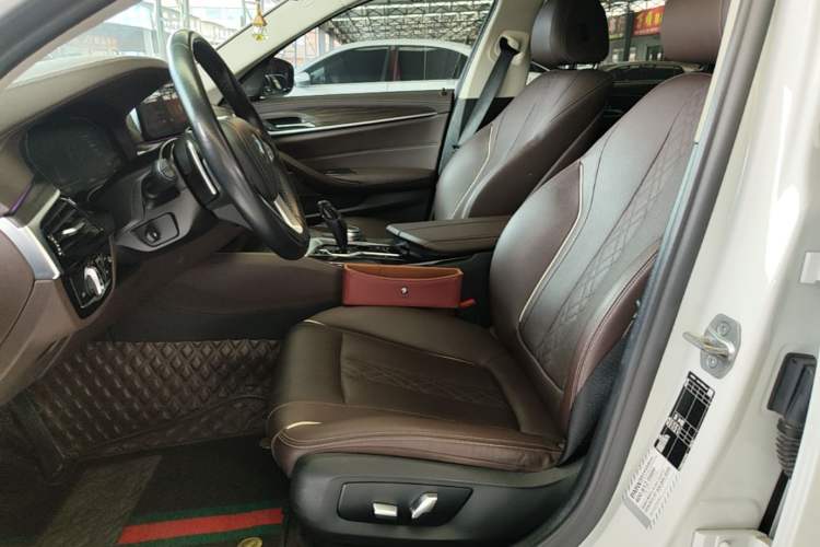 Used BMW 5 Series 2022 Updated 530Li Leading Edition Luxury Package Left Front Seat