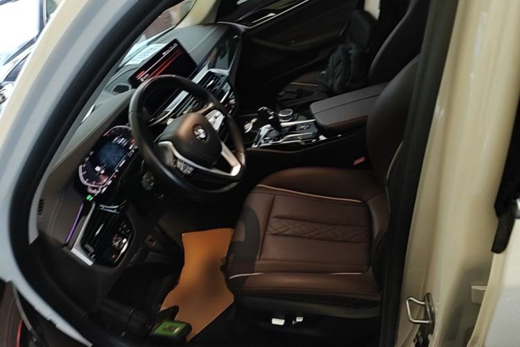 Used BMW 5 Series 2022 Restyled 525Li Luxury Package Left Front Seat