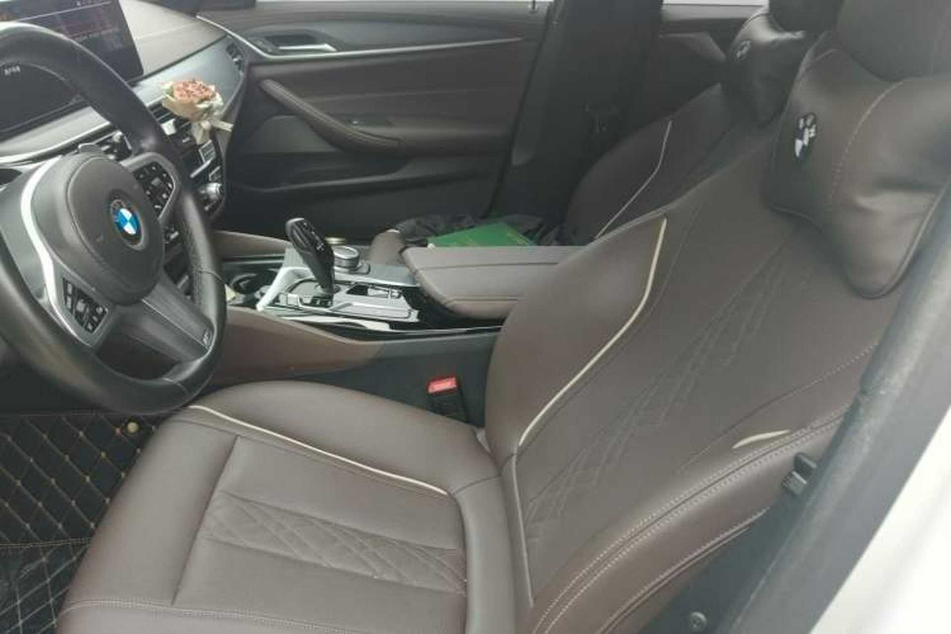 Used BMW 5 Series 2022 Restyled 530Li Leading Edition M Sport Package Left Front Seat