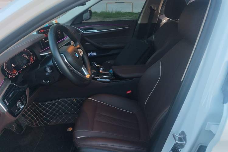 Used BMW 5 Series 2022 Updated 530Li xDrive Luxury Package Left Front Seat