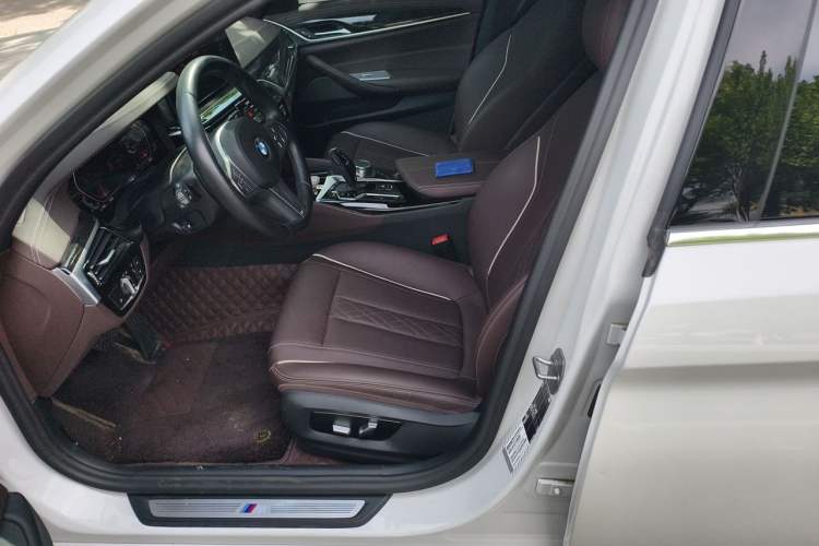 Used BMW 5 Series 2022 Second Facelift 525Li M Sport Package Left Front Seat