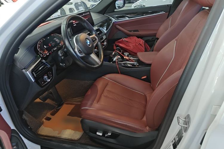 Used BMW 5 Series 2022 Restyled 530Li Leading Edition M Sport Package Left Front Seat