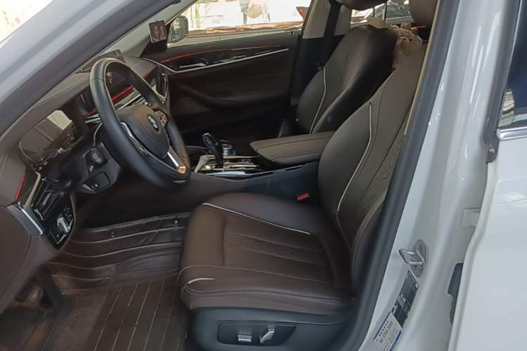 Used BMW 5 Series 2022 Second Facelift 525Li Luxury Package Left Front Seat
