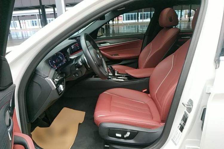 Used BMW 5 Series 2022 530Li Leading Model M Sport Package Left Front Seat