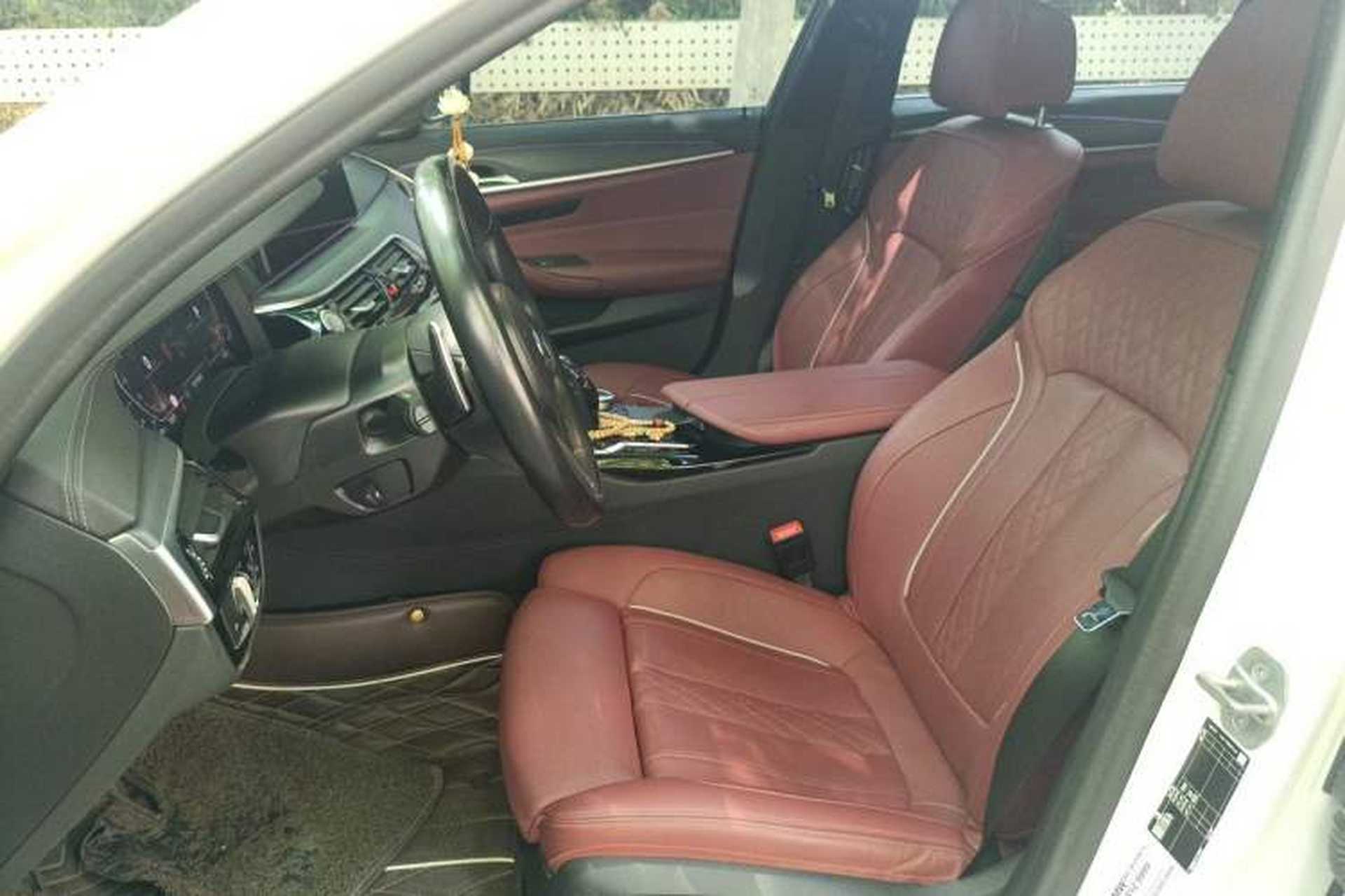 Used BMW 5 Series 2022 Second Facelift 530Li Luxury Version M Sport Package Left Front Seat