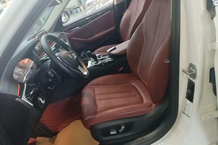Used BMW 5 Series 2022 Restyled 525Li Luxury Package Left Front Seat