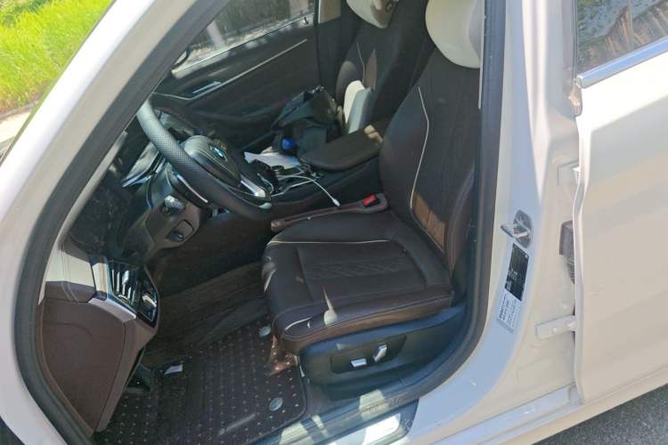 Used BMW 5 Series 2022 530Li Leading Luxury Package Left Front Seat
