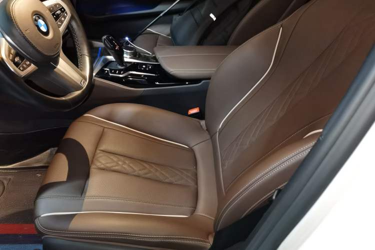 Used BMW 5 Series 2022 Restyled 525Li M Sport Package Left Front Seat