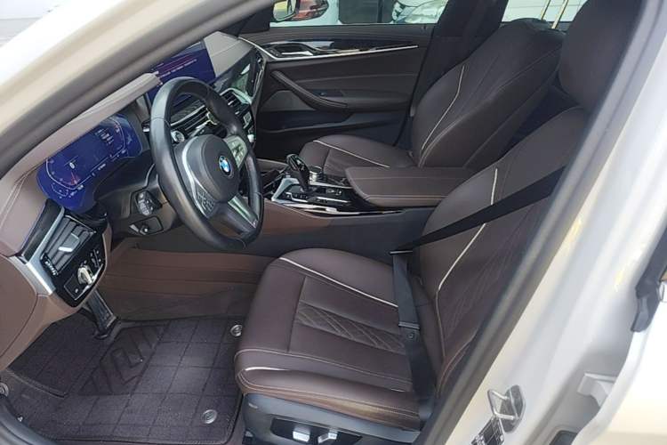 Used BMW 5 Series 2022 Second Facelift 525Li M Sport Package Left Front Seat