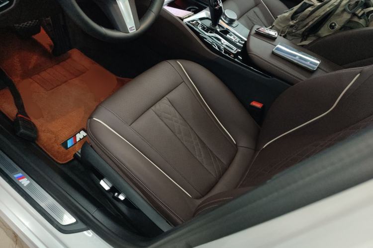 Used BMW 5 Series 2022 Second Facelift 530Li xDrive M Sport Package Left Front Seat