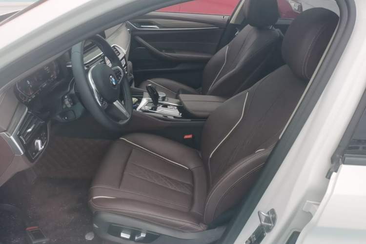 Used BMW 5 Series 2022 Updated 530Li Leading Edition Luxury Package Left Front Seat