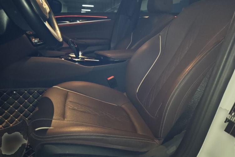 Used BMW 5 Series 2022 Restyled 525Li M Sport Package Left Front Seat