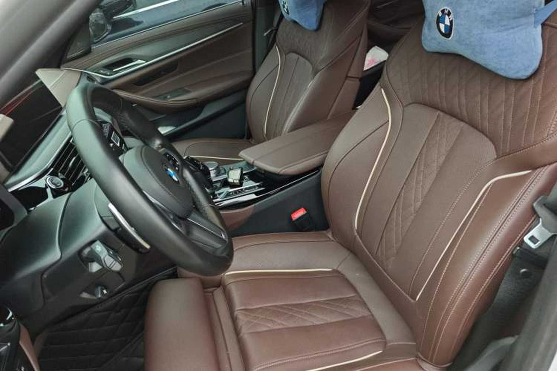 Used BMW 5 Series 2022 Restyled 530Li Luxury Edition M Sport Package Left Front Seat