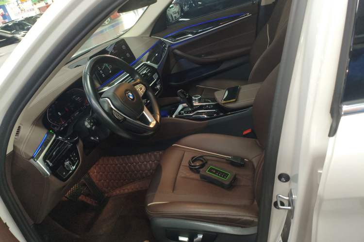 Used BMW 5 Series 2022 Restyled 525Li Luxury Package Left Front Seat