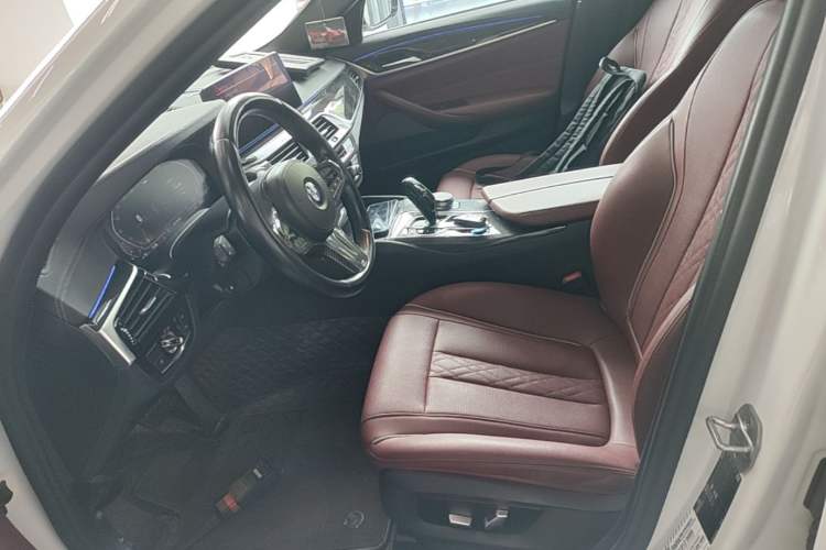 Used BMW 5 Series 2022 Restyled 525Li M Sport Package Left Front Seat