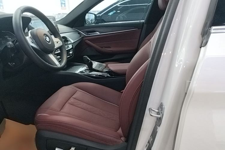 Used BMW 5 Series 2022 Second Facelift 530Li Leading Edition M Sport Package Left Front Seat