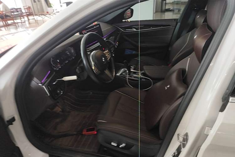 Used BMW 5 Series 2022 Second Facelift 525Li M Sport Package Left Front Seat